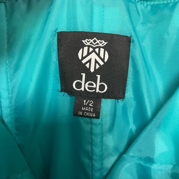 Long homecoming or prom dress. Never woren. Size 1/2 - Picture 4 of 5